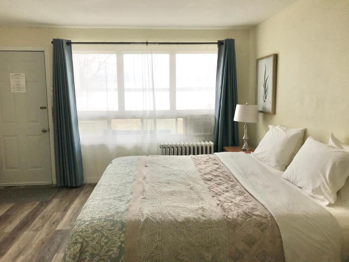 Lakeside Inn Орилия Екстериор снимка