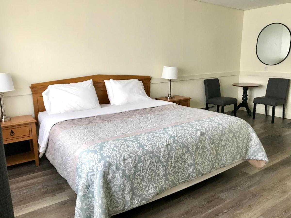 Lakeside Inn Орилия Екстериор снимка