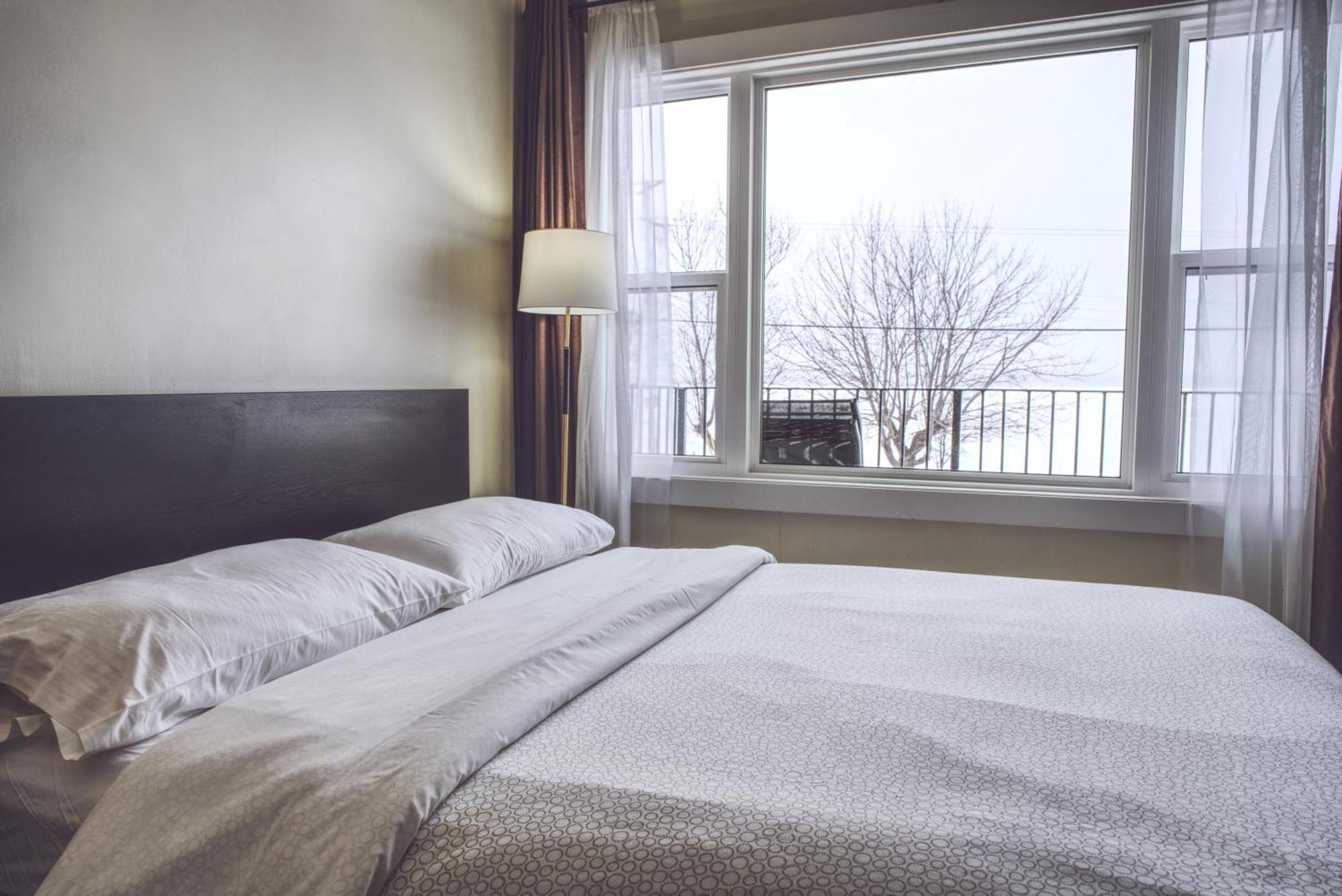 Lakeside Inn Орилия Екстериор снимка