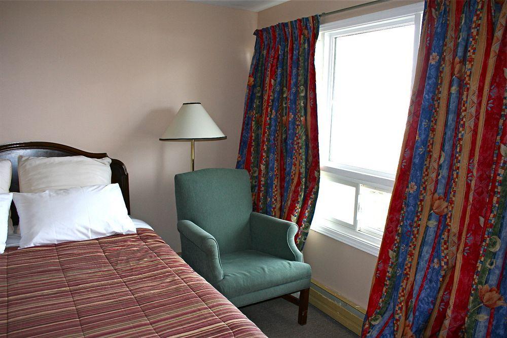 Lakeside Inn Орилия Екстериор снимка