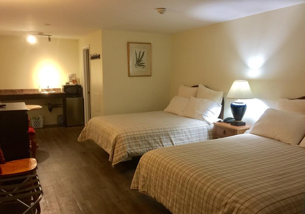 Lakeside Inn Орилия Екстериор снимка
